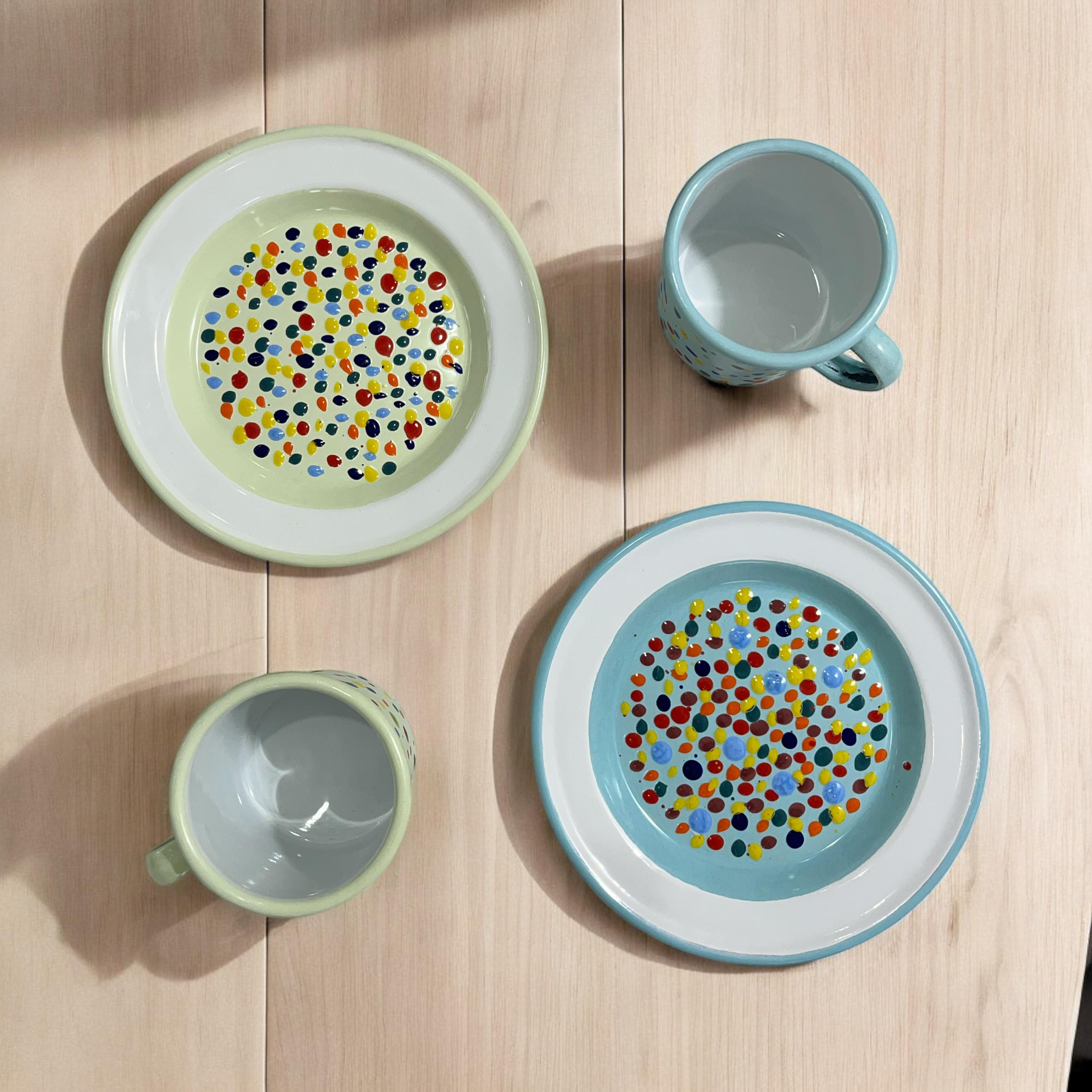 GEMS ENAMEL MUGS AND PLATES SET IN A GIFT BOX