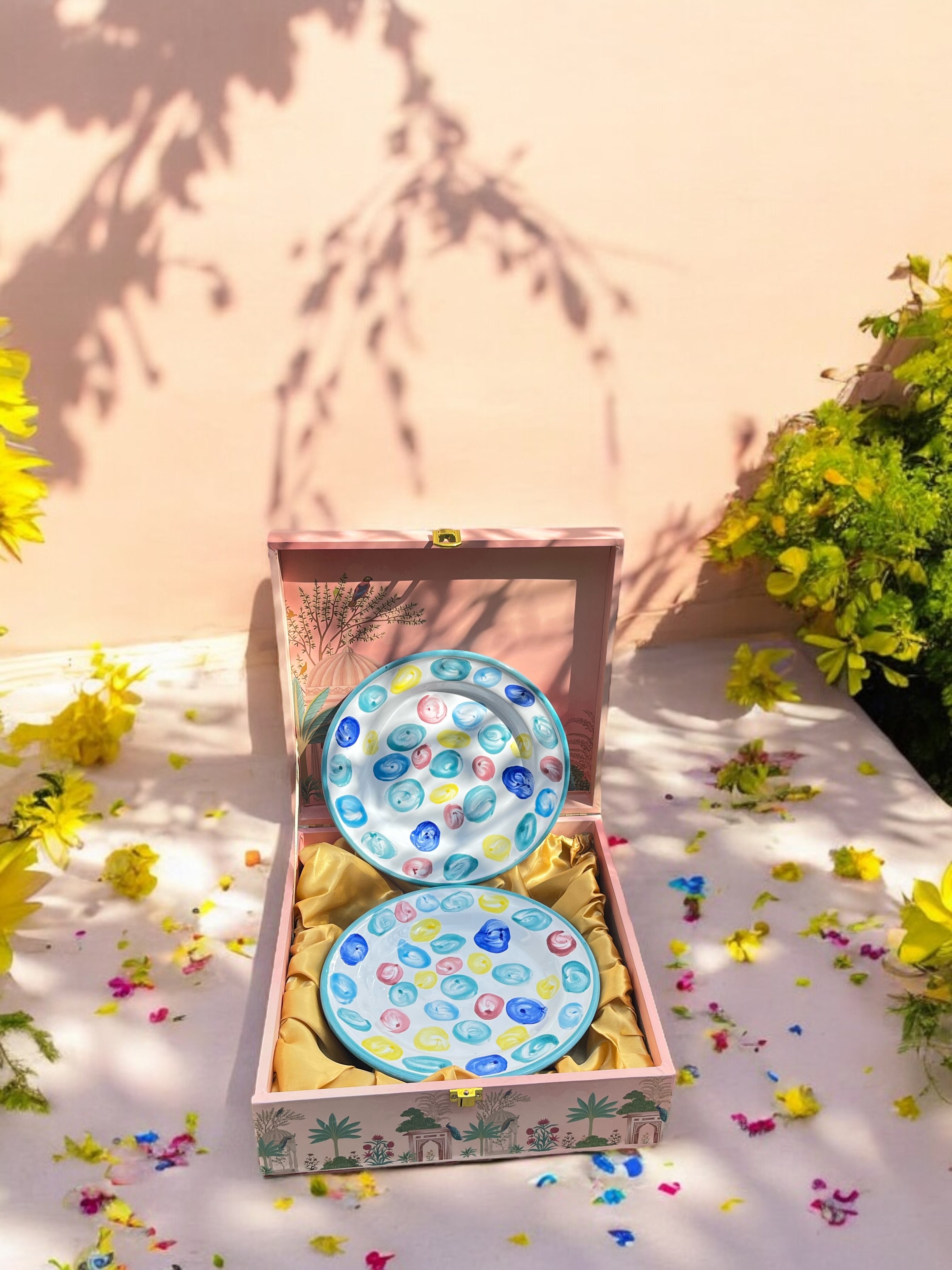 IMPRESSIONS ENAMEL SIDE PLATES SET OF FOUR IN A GIFT BOX