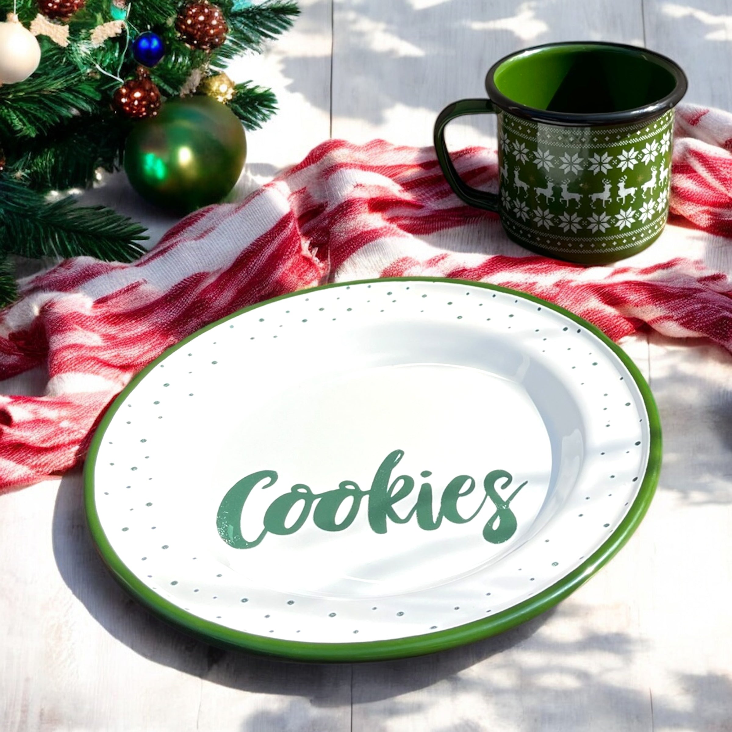 CHRISTMAS COFFEE MUG AND PLATE SET - GREEN