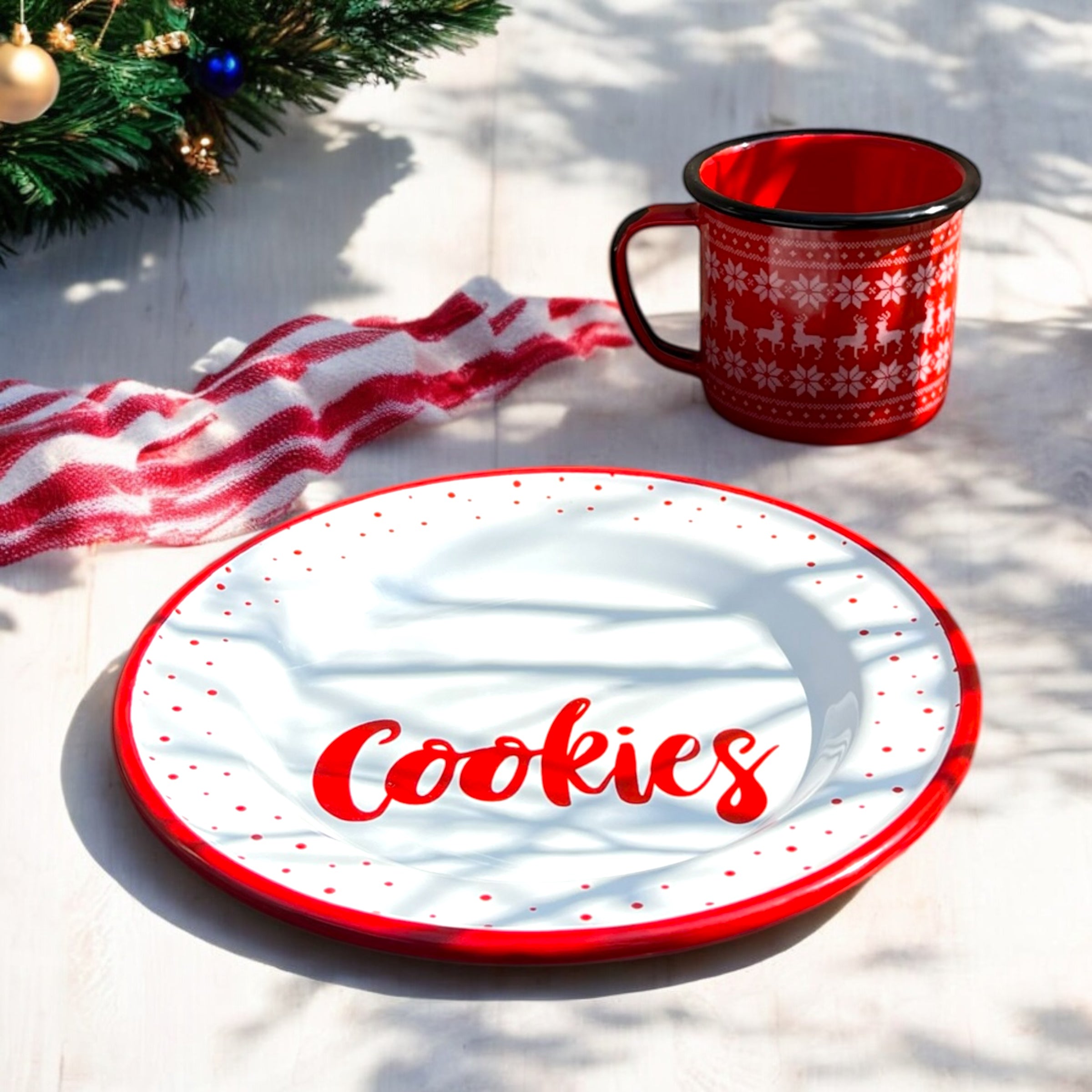 Christmas coffee mug and plate set - red